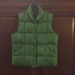 Women’s Land’s End down Vest. Size small